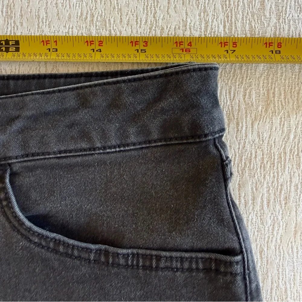 Vans Black Denim Shorts Womens Size‎ 5 Cuffed Skate Casual Jeans Summer